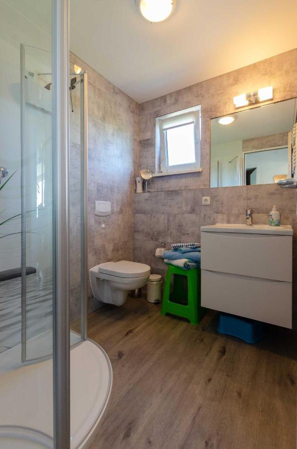 Ferienwohnung Haus Inselperle mit Blick auf den Bodden Alt Reddevitz Zimmer foto