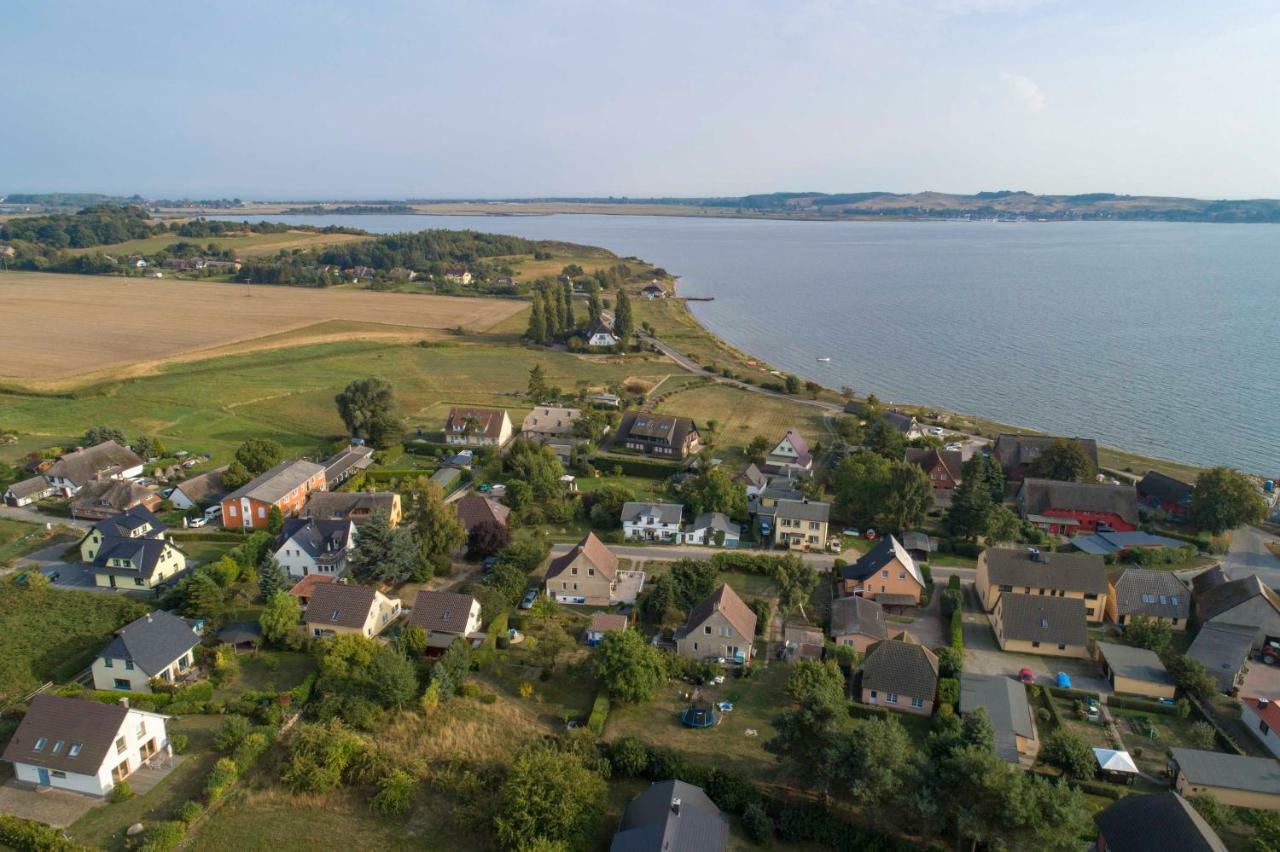 Ferienwohnung Haus Inselperle mit Blick auf den Bodden Alt Reddevitz Exterior foto